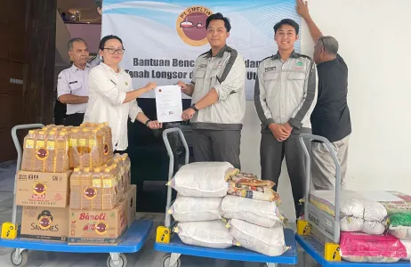 Distribution of food donation to North Sumatra through East Java CSR Forum